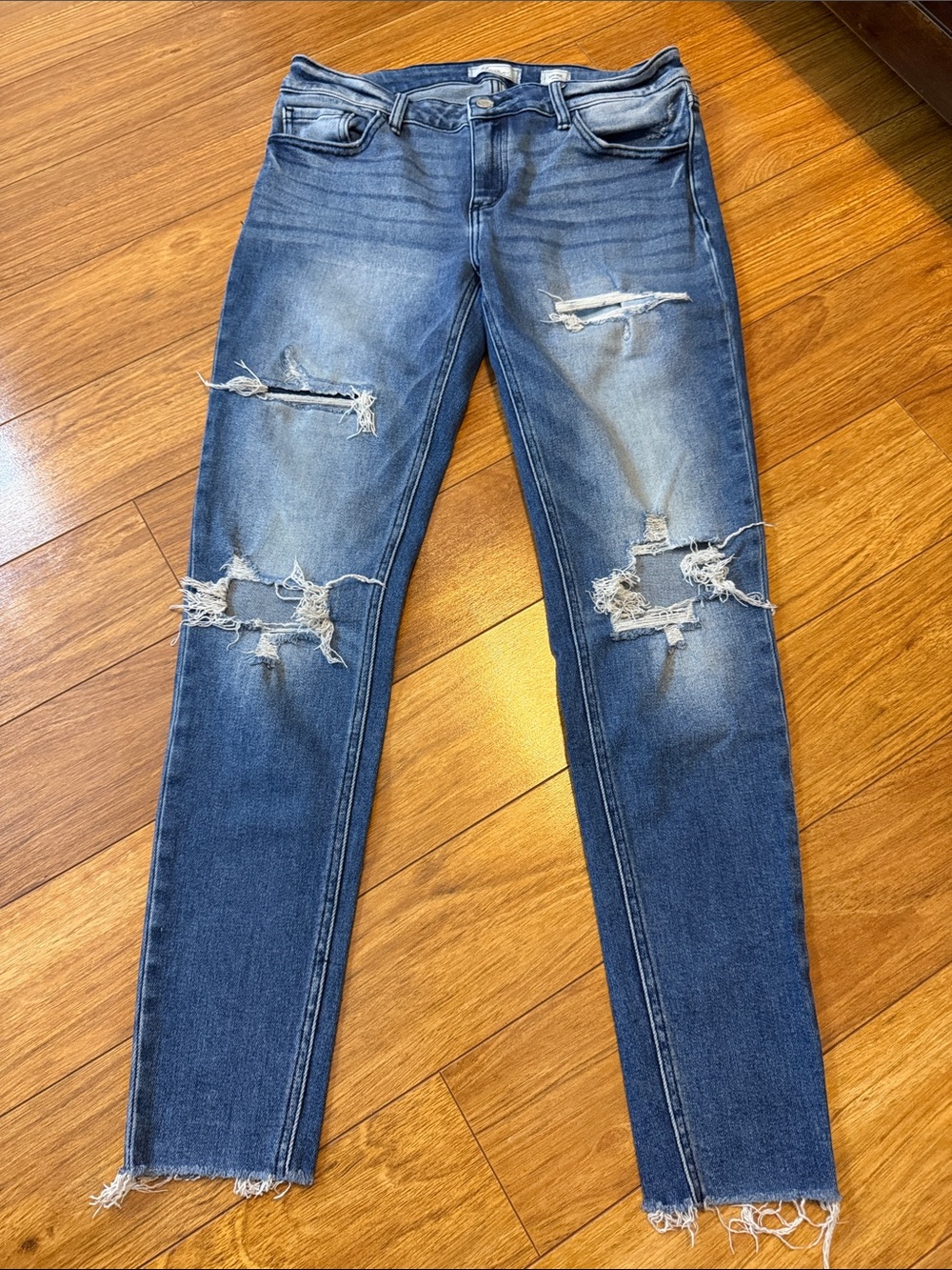KanCan Medium Blue Distressed Low Rise Skinny Jeans Size 29